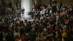 Únete al Coro Efímero del Centro Botín para interpretar "Blanca Navidad"