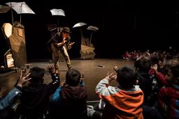 "Nubes con bebés”, un espectáculo de La Petita Malumaluga