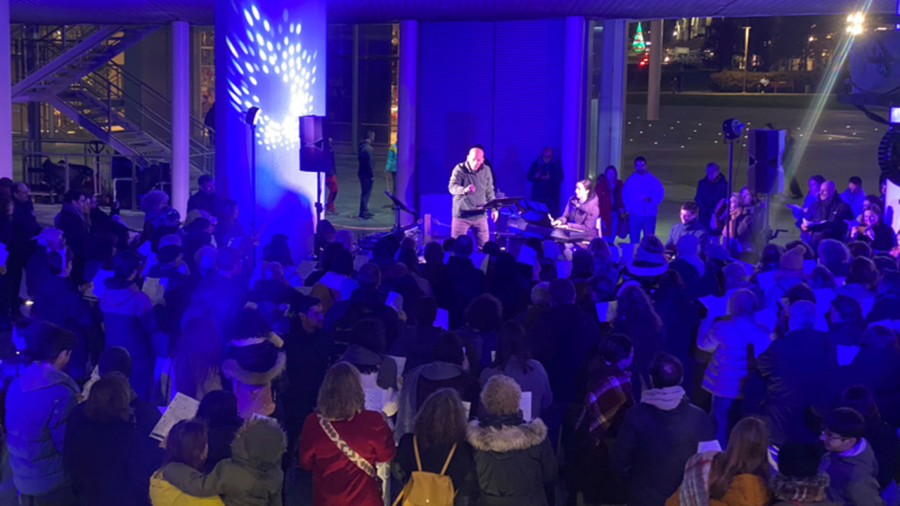 Cántale al mar. Coro efímero del Centro Botín