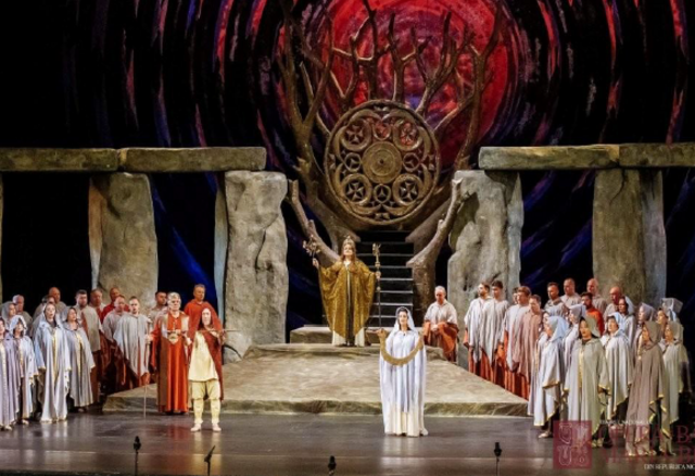 "Norma", tragedia lírica en dos actos