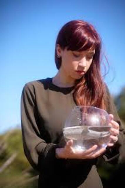 Día del Libro en el Barrio del Buen Vivir: recital de Celia Bsoul