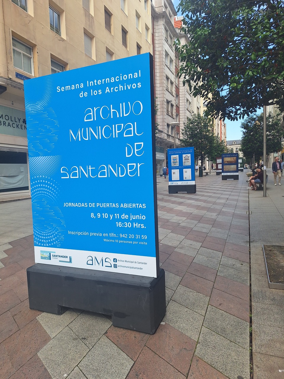 Exposición urbana sobre los fondos del Archivo Municipal de Santander