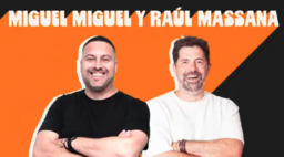 Miguel Miguel y Raúl Massana en la carpa del Circo Quimera