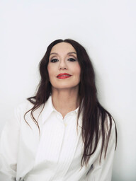 Luz Casal presenta en gira su nuevo disco "Me voy a permitir"
