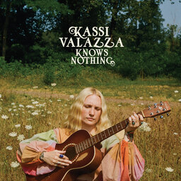 Kassi Valazza recala en Cajas de Música