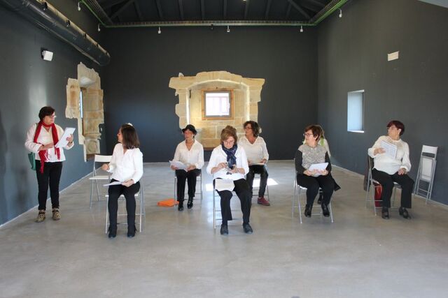 Alumnas del taller de teatro impartido por Maije Guerrero ofrecerán en Pronillo la lectura dramatizada de "8 Mujeres"