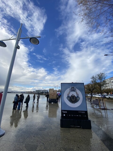 Tipos exhibe el talento de jóvenes diseñadores gráficos en la exposición “Longitud”, en el Muelle de Calderón